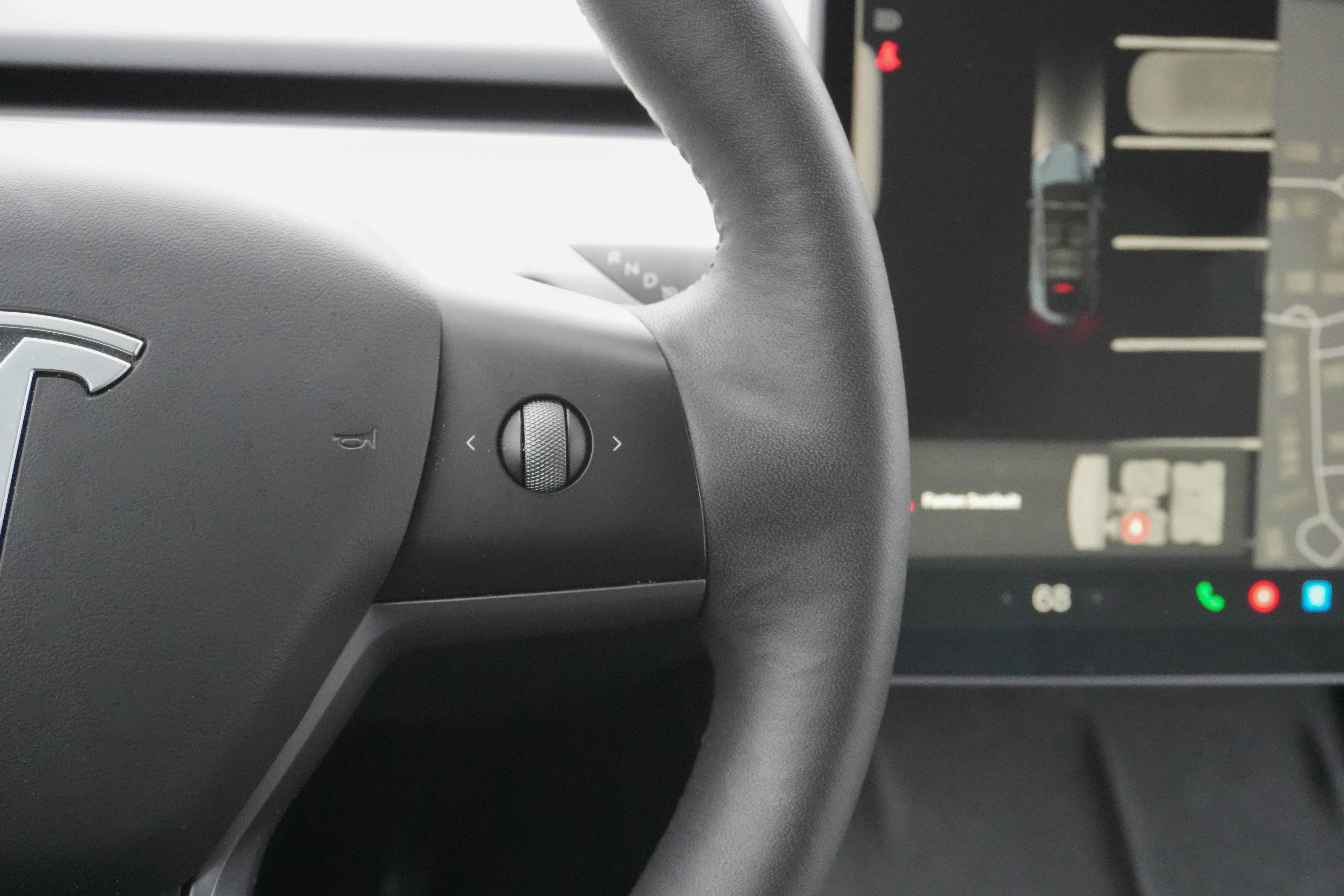 Used 2024 Tesla Model Y Performance image 19