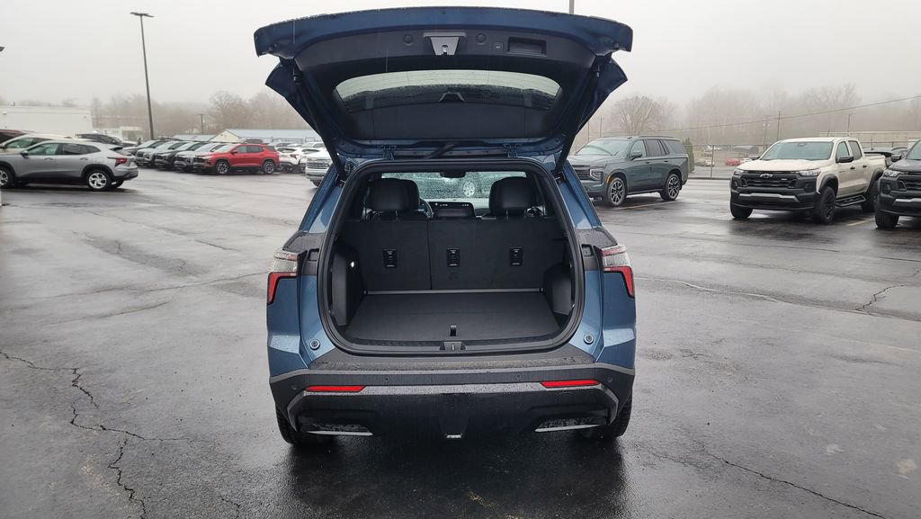 New 2026 Chevrolet Equinox RS w/ Convenience Package III FWD image 11