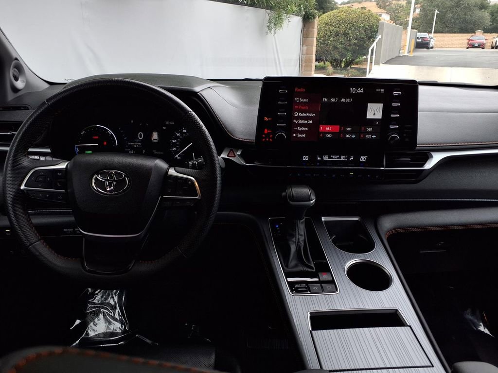 Certified 2024 Toyota Sienna XSE w/ XSE Premium Package FWD image 21