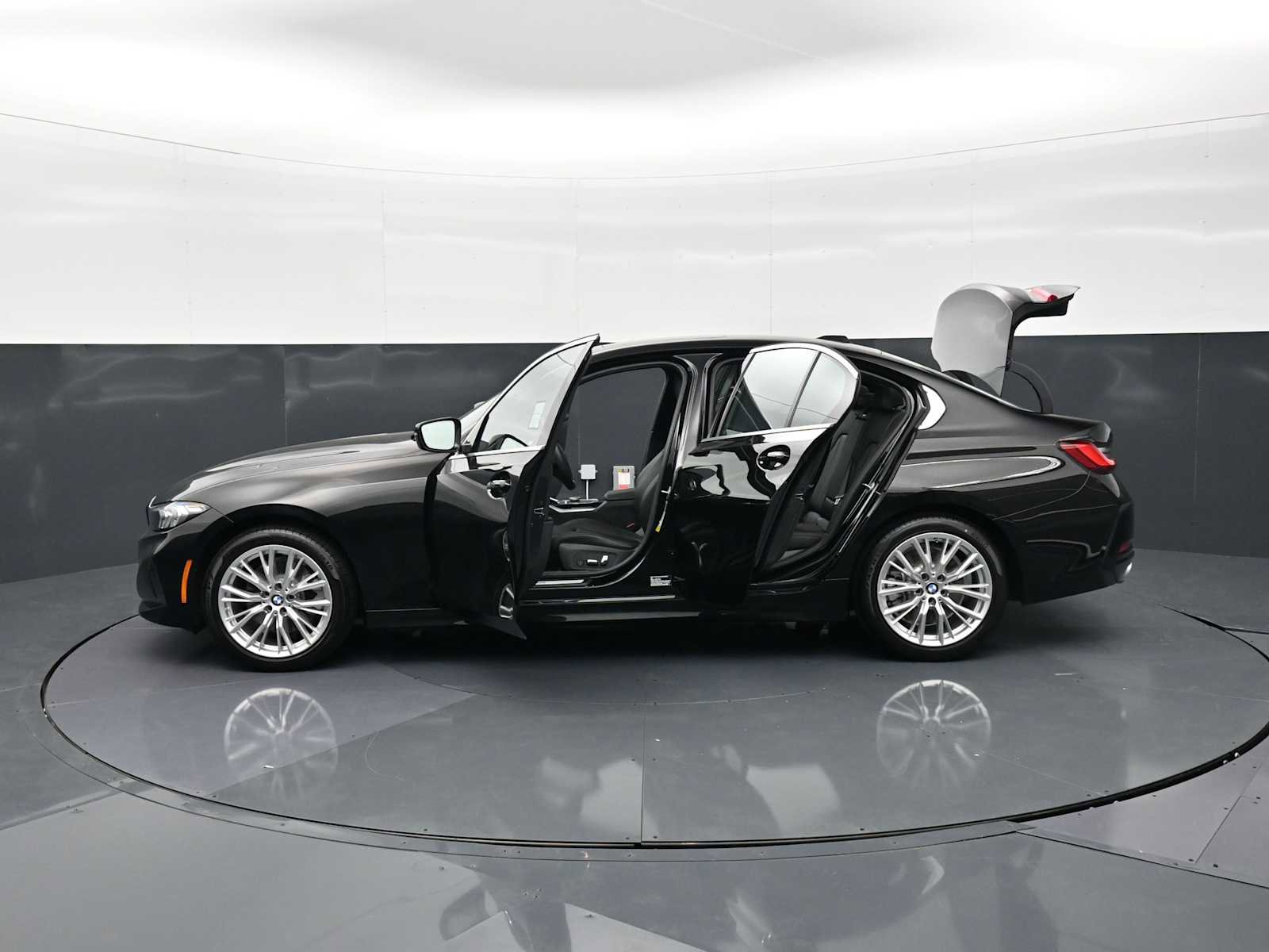 Certified 2024 BMW 330i Sedan w/ Premium Package RWD image 36