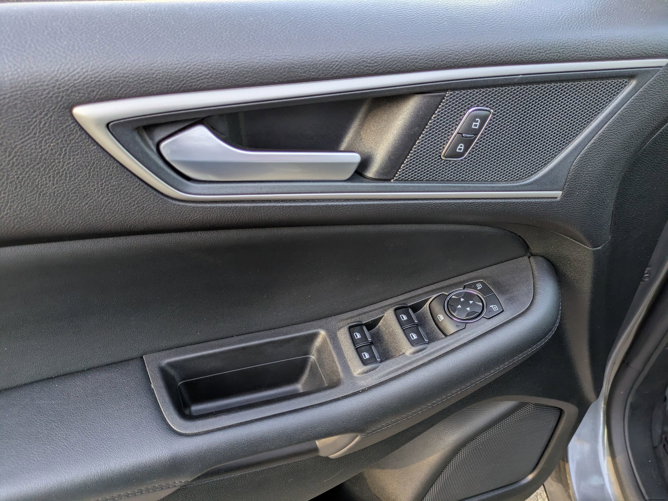 Certified 2024 Ford Edge SEL w/ Convenience Package AWD/4WD image 16