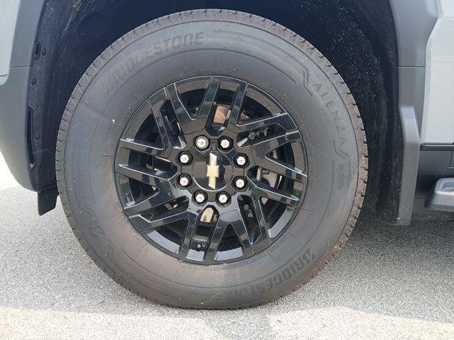 New 2025 Chevrolet Silverado EV LT image 11