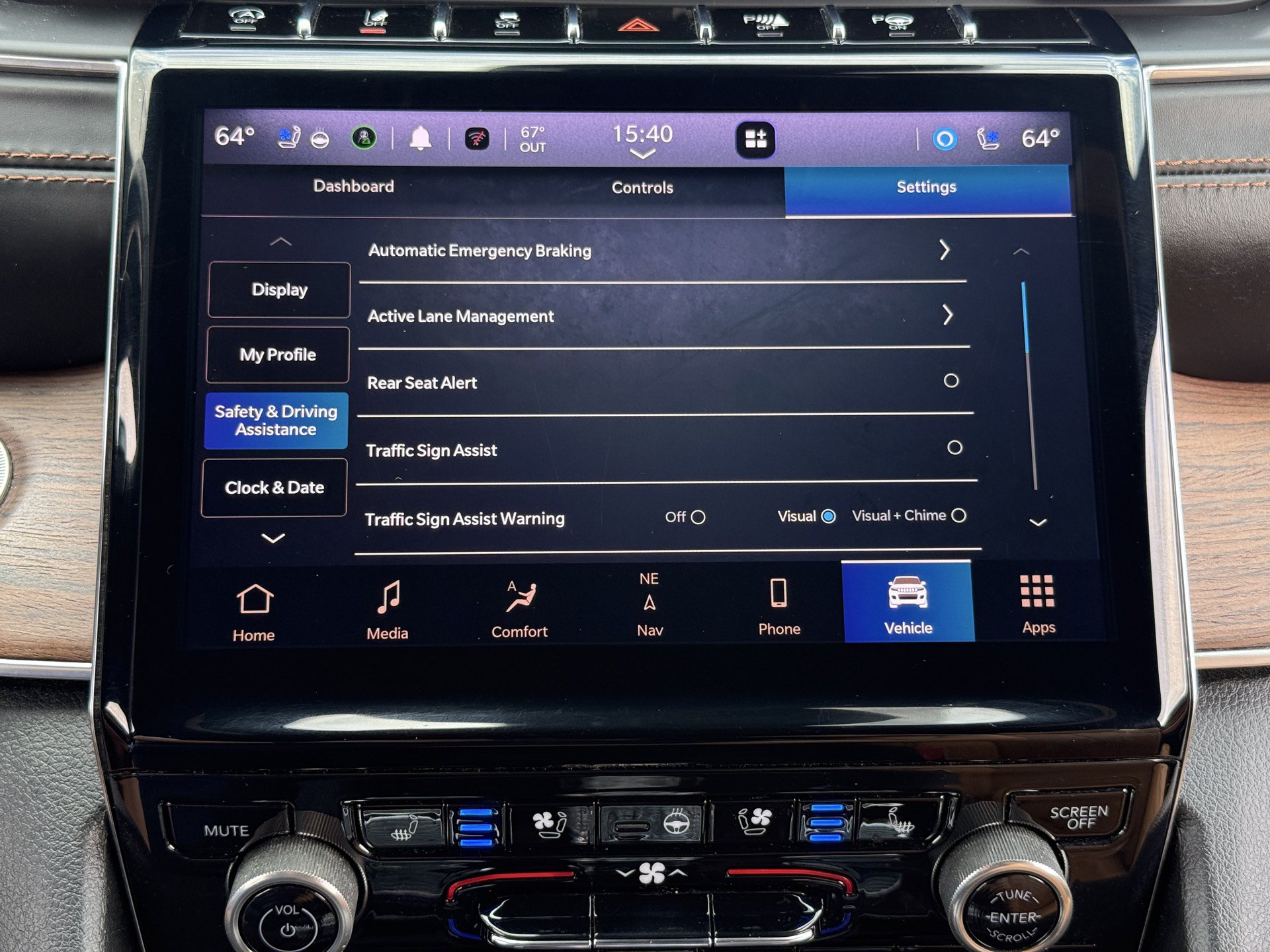 Used 2021 Jeep Grand Cherokee L Summit w/ Luxury Tech Group V AWD/4WD image 16