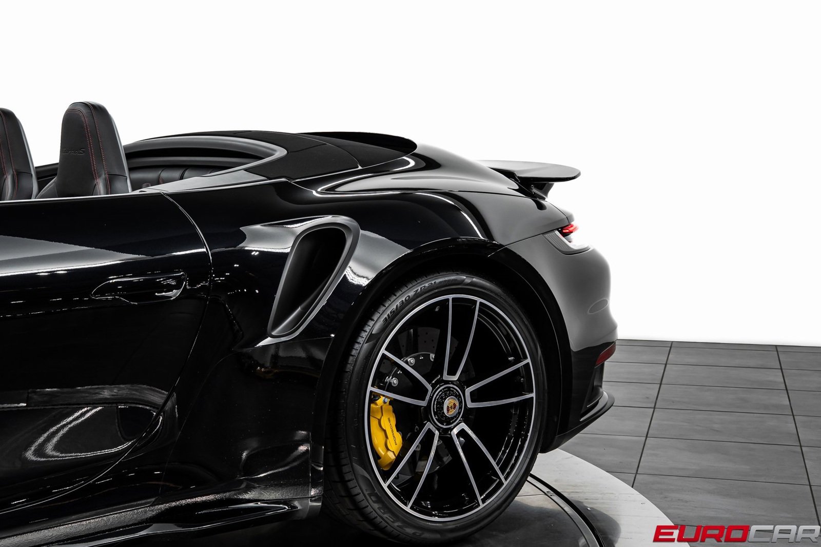 Used 2022 Porsche 911 Turbo S image 17