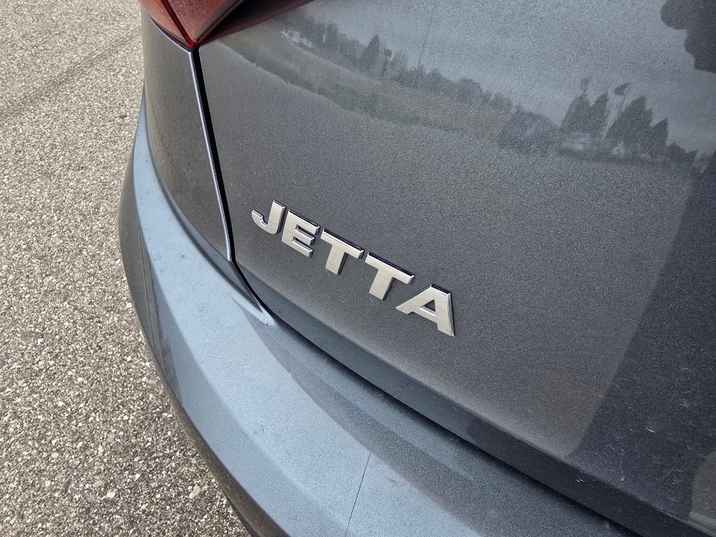 Used 2019 Volkswagen Jetta SE w/ Cold Weather Package image 10