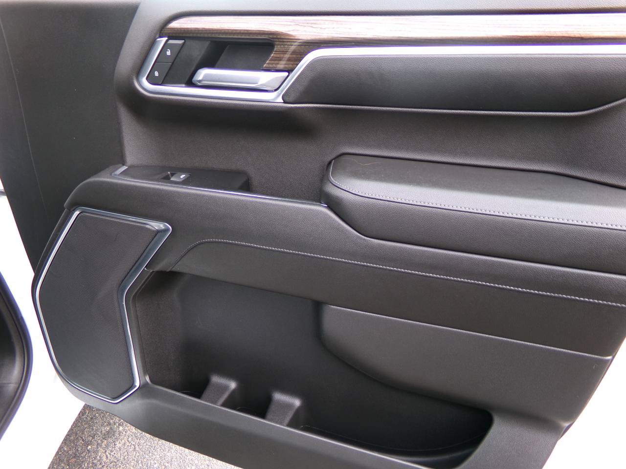 Used 2022 Chevrolet Silverado 1500 LT AWD/4WD image 36