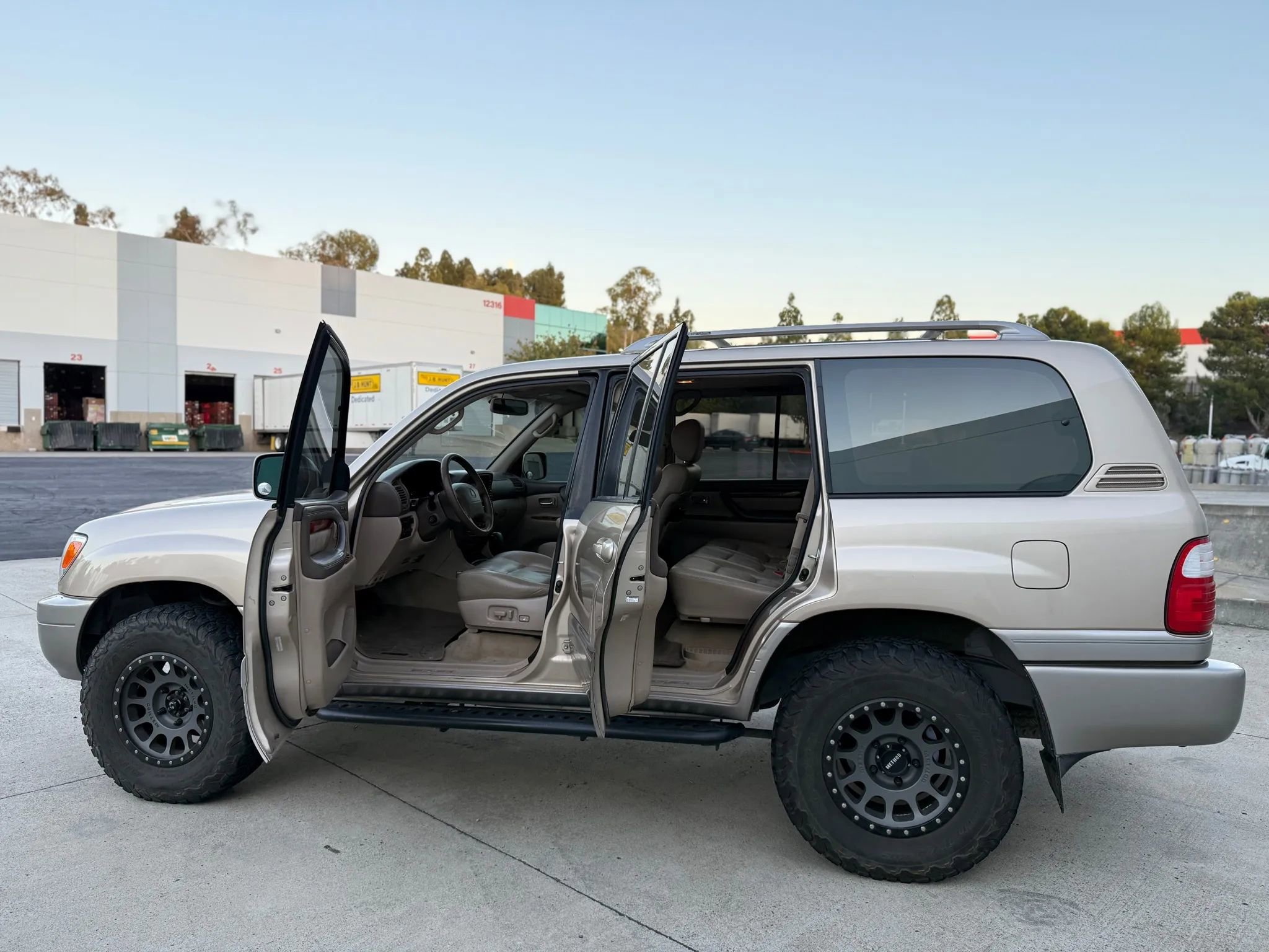 Used 1999 Lexus LX 470 4WD image 31