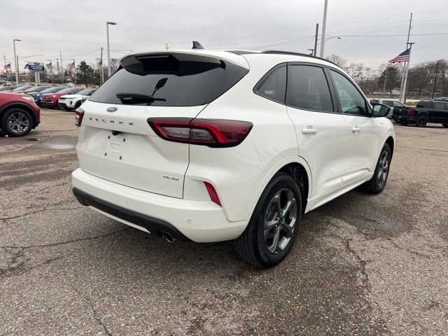 Certified 2024 Ford Escape ST-Line w/ Tech Pack #1 AWD/4WD image 4