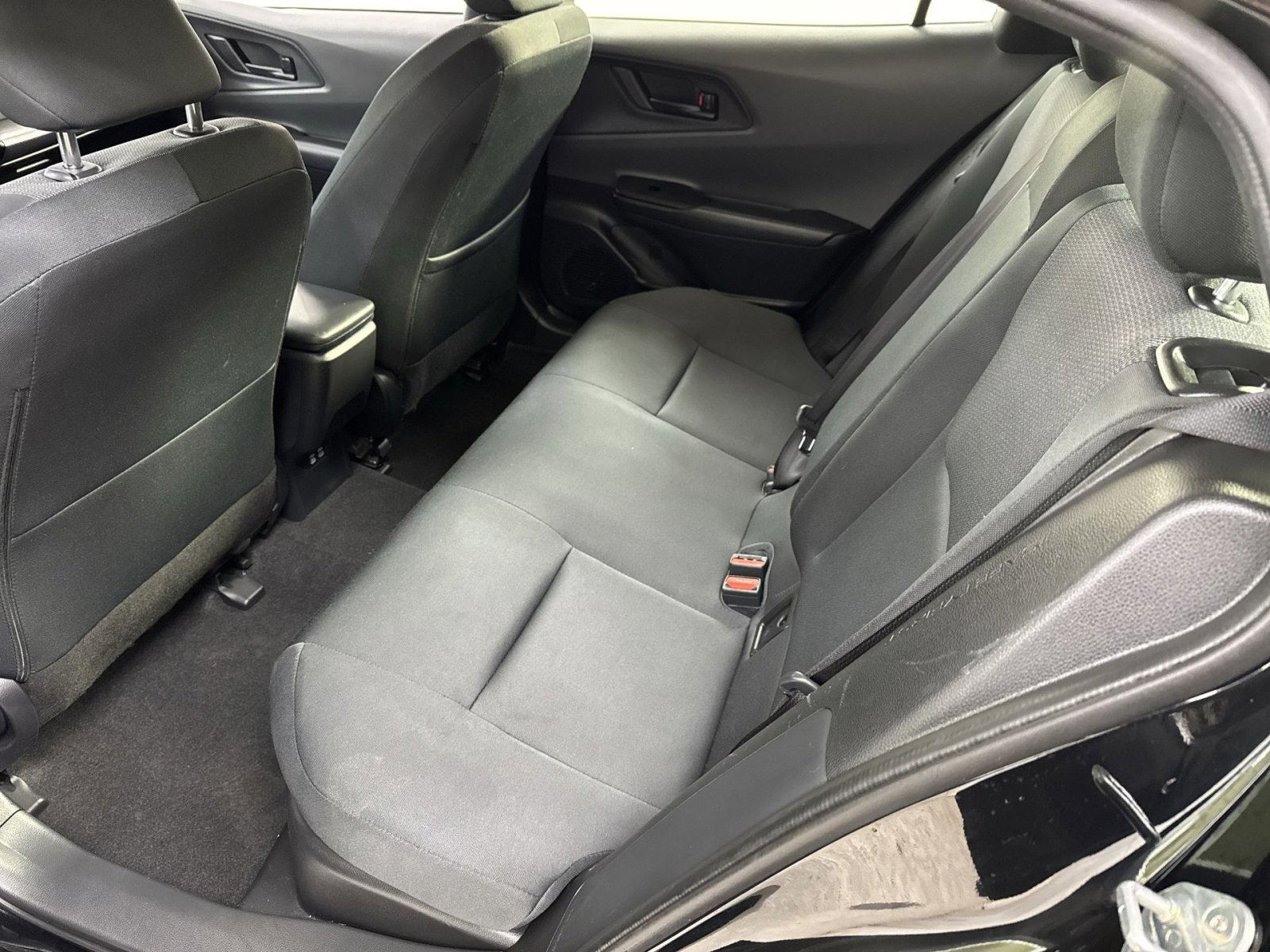 Used 2025 Toyota Prius LE image 27