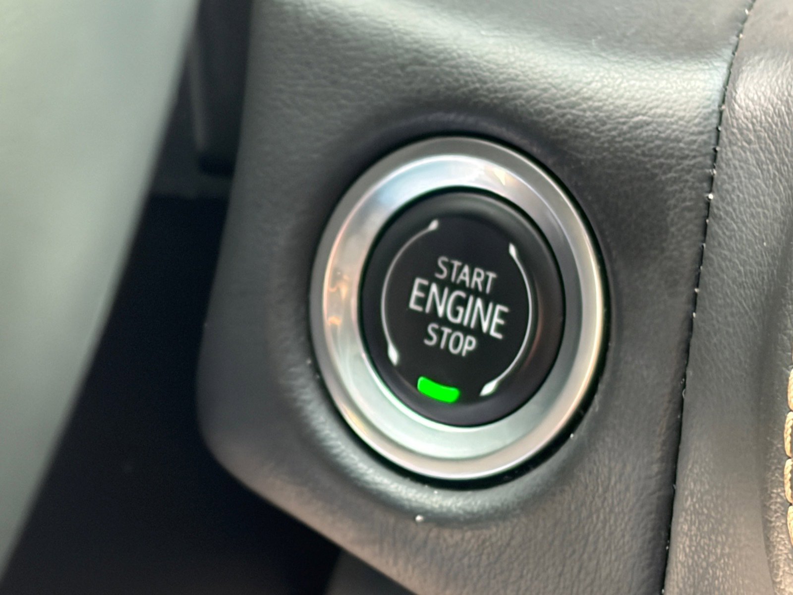 Used 2024 GMC Yukon AT4 w/ AT4 Premium Package image 27