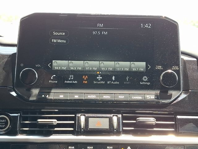 Used 2023 Nissan Pathfinder SL AWD/4WD image 17