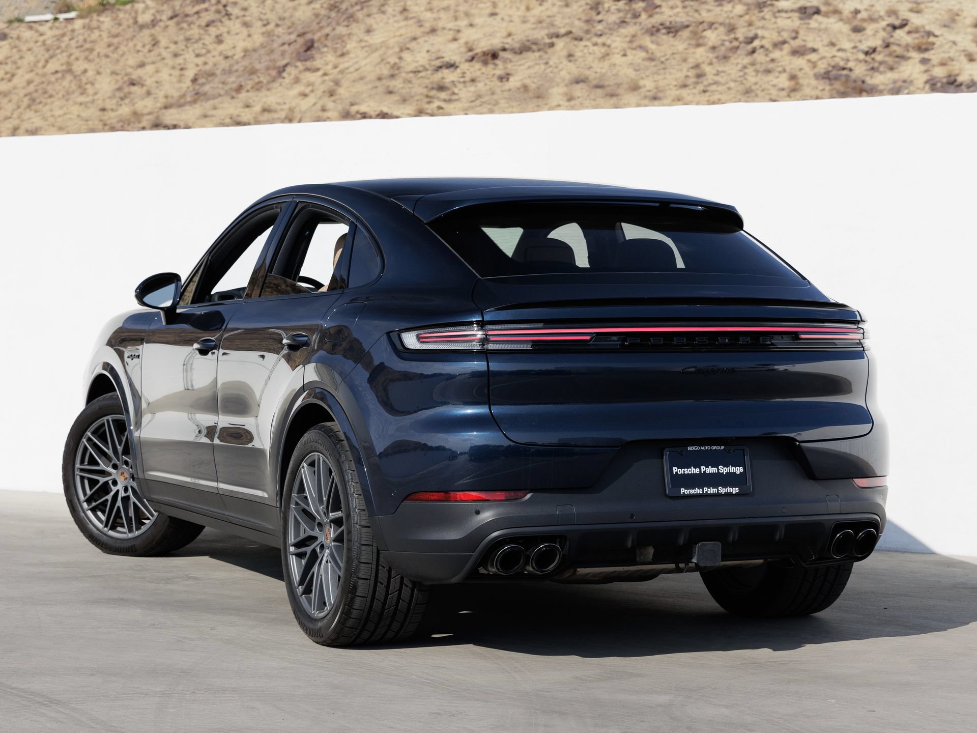 Certified 2025 Porsche Cayenne E-Hybrid Coupe AWD/4WD image 3