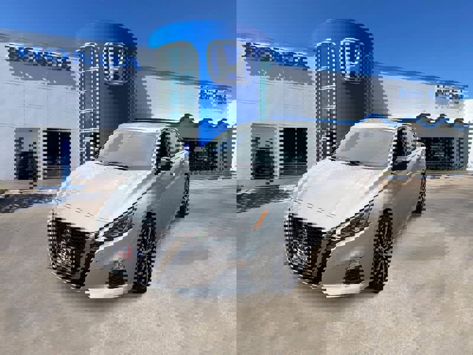 Used 2022 Nissan Altima 2.5 SR