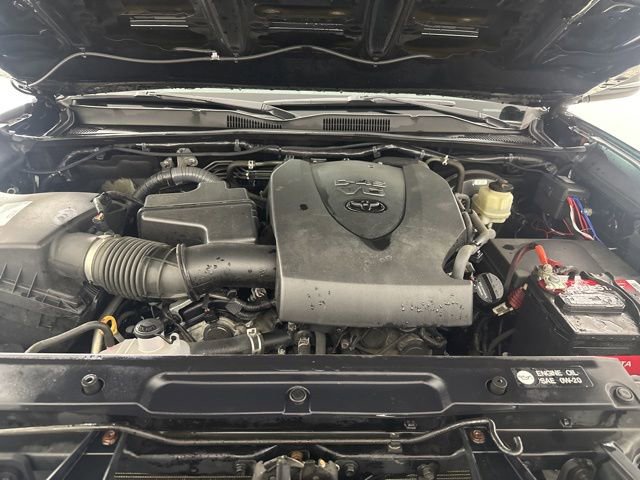 Used 2017 Toyota Tacoma TRD Sport w/ Tow Package AWD/4WD image 6