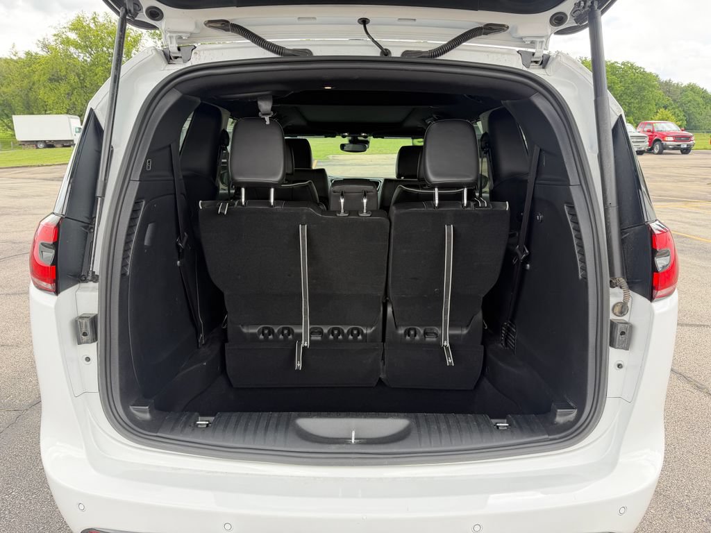 Used 2025 Chrysler Pacifica Limited FWD image 9