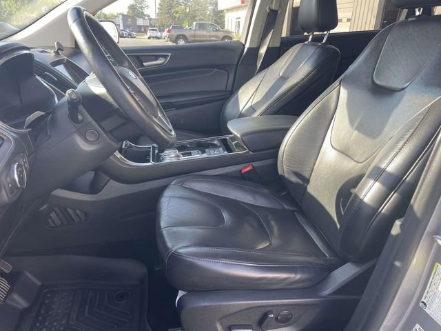 Used 2020 Ford Edge Titanium w/ Equipment Group 301A FWD image 14