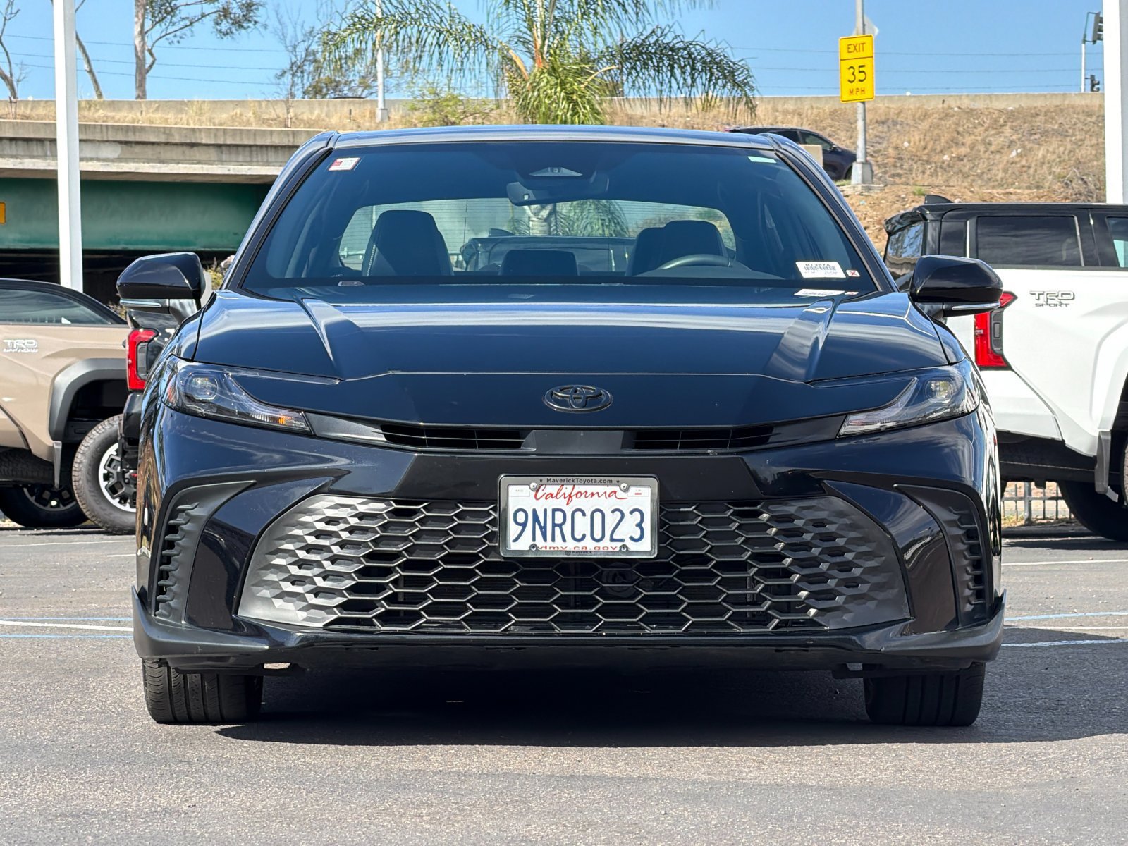 Used 2025 Toyota Camry SE w/ Convenience Package FWD image 7