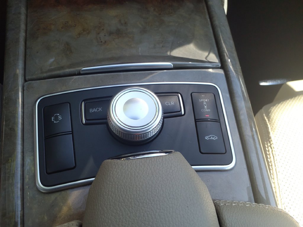 Used 2011 Mercedes-Benz E 550 Sedan image 30