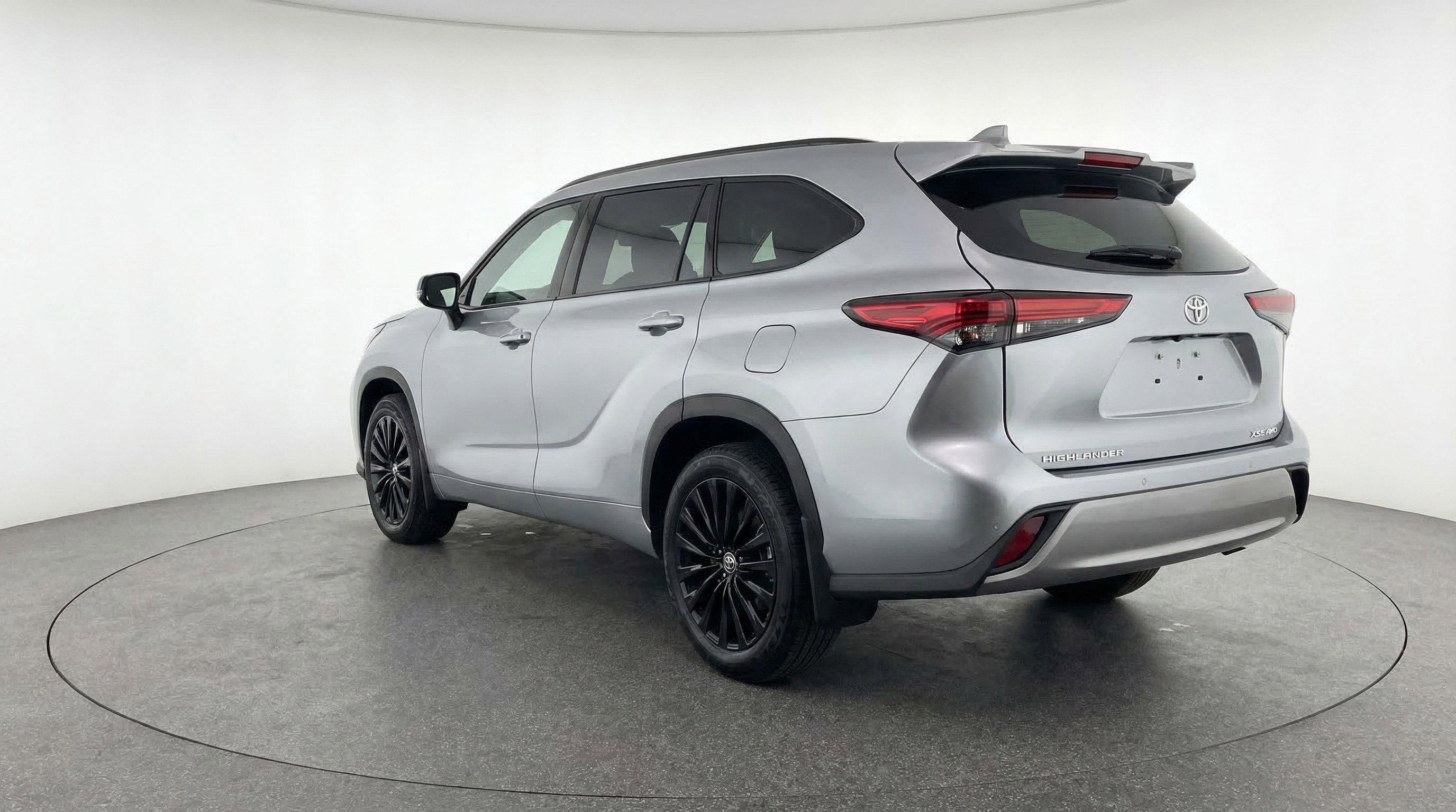 Used 2025 Toyota Highlander XSE image 6