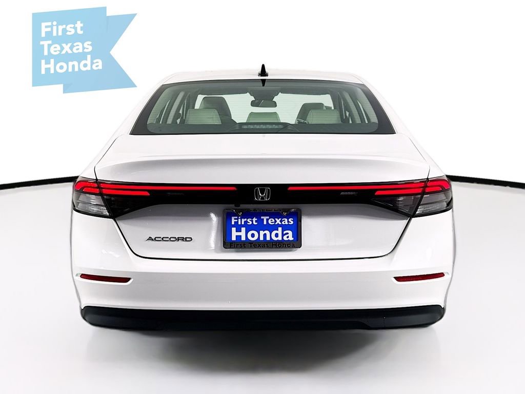 Certified 2025 Honda Accord SE image 6