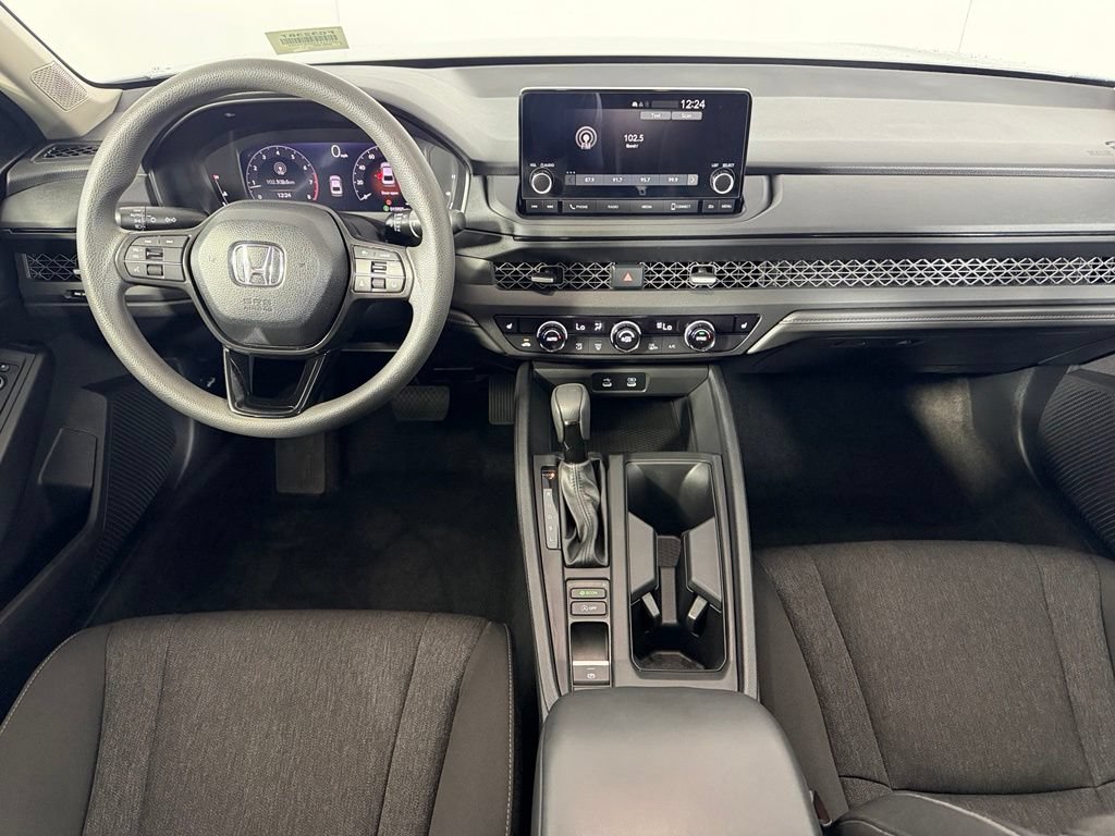 Used 2025 Honda Accord SE image 11