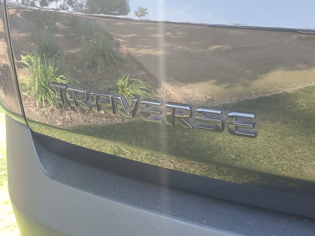 Used 2023 Chevrolet Traverse RS image 7