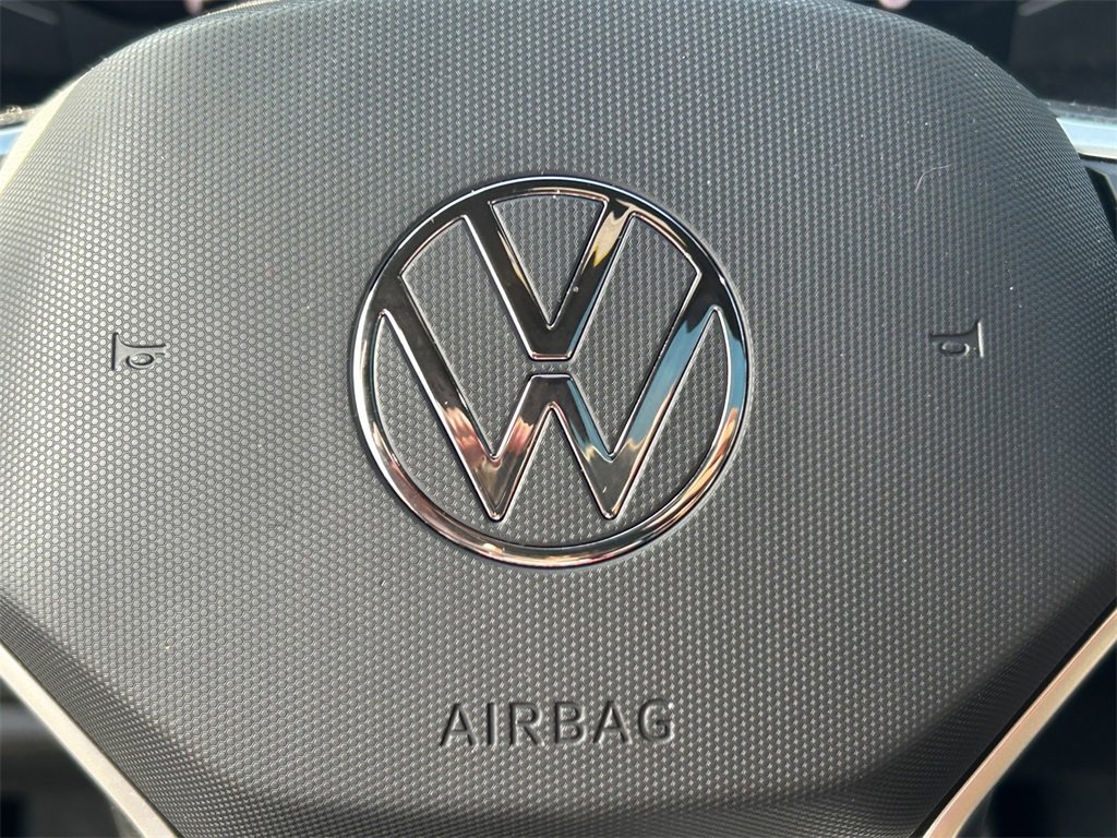 Used 2022 Volkswagen Atlas Cross Sport SEL R-Line image 35