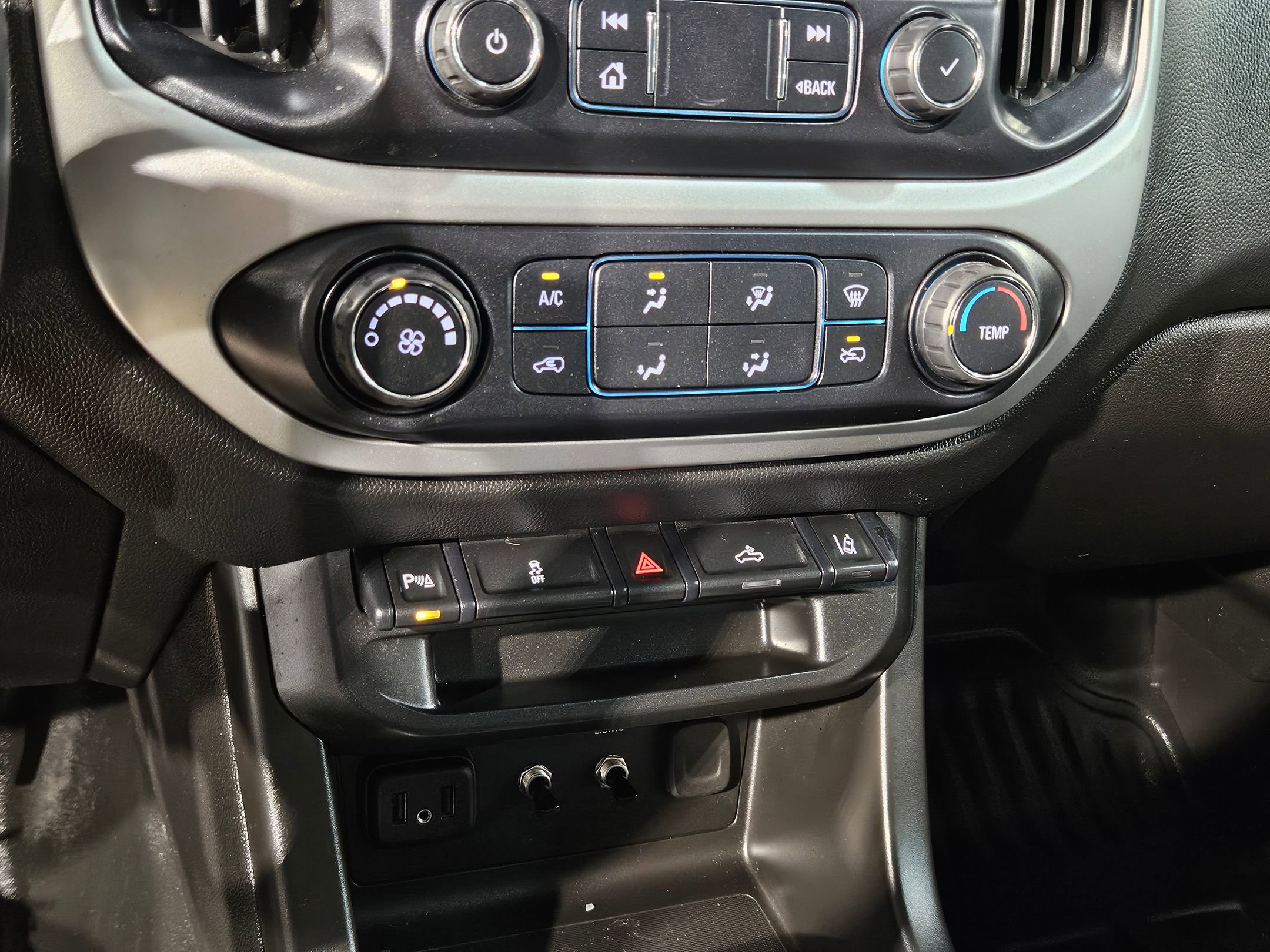 Used 2020 Chevrolet Colorado LT w/ Safety Package image 21