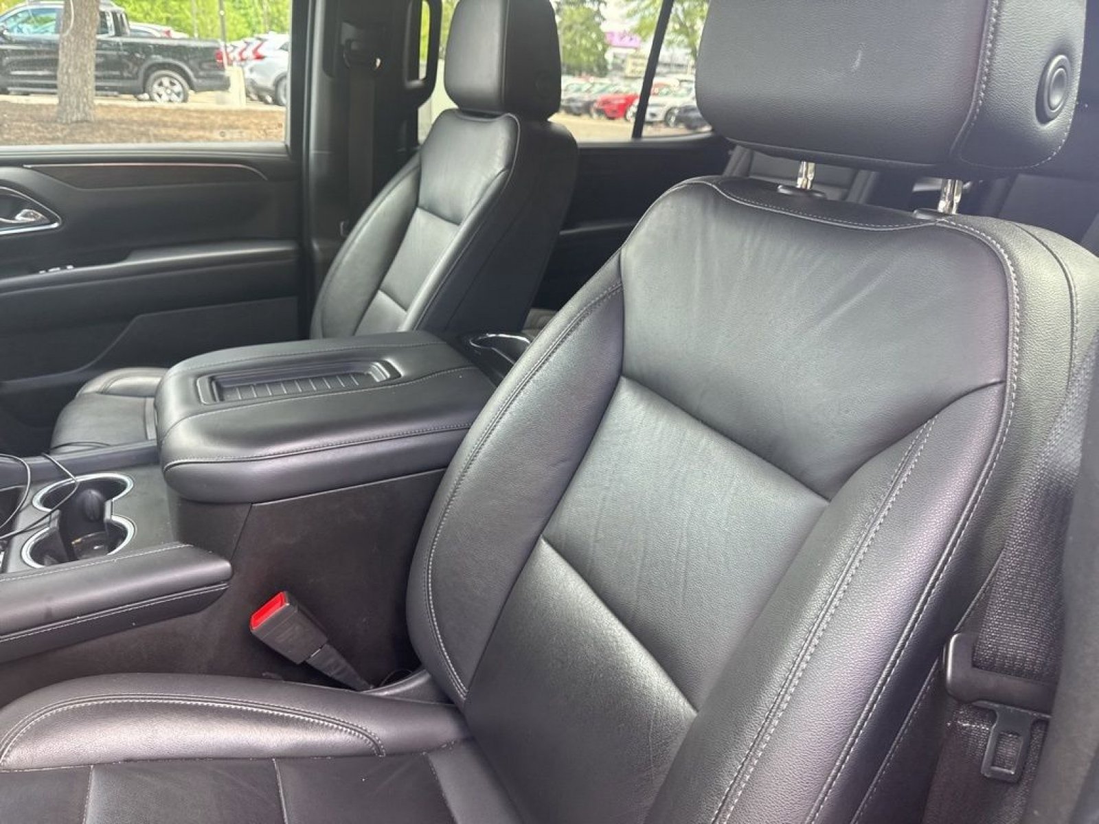 Used 2021 Chevrolet Tahoe Z71 w/ Z71 Off-Road Package AWD/4WD image 17