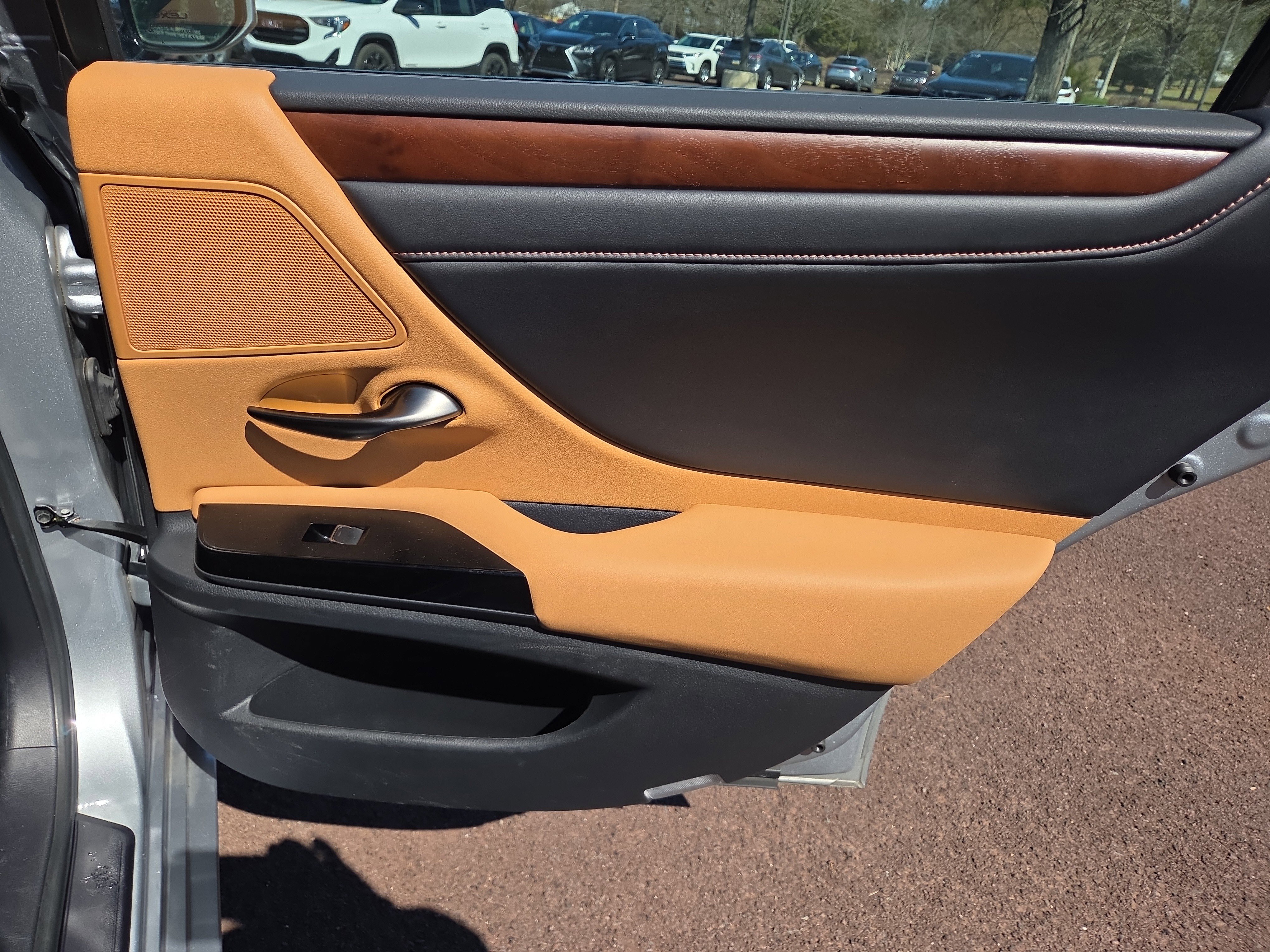 Used 2024 Lexus ES 350 w/ Premium Package image 19