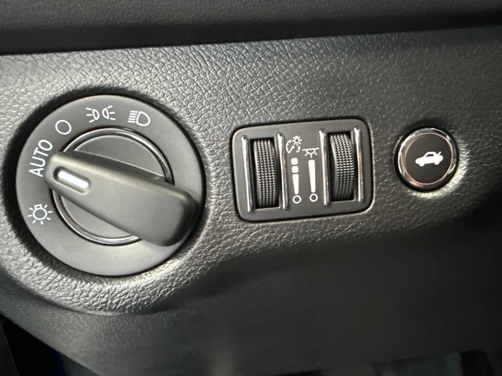 Used 2022 Dodge Challenger SRT Hellcat w/ Plus Package RWD image 17