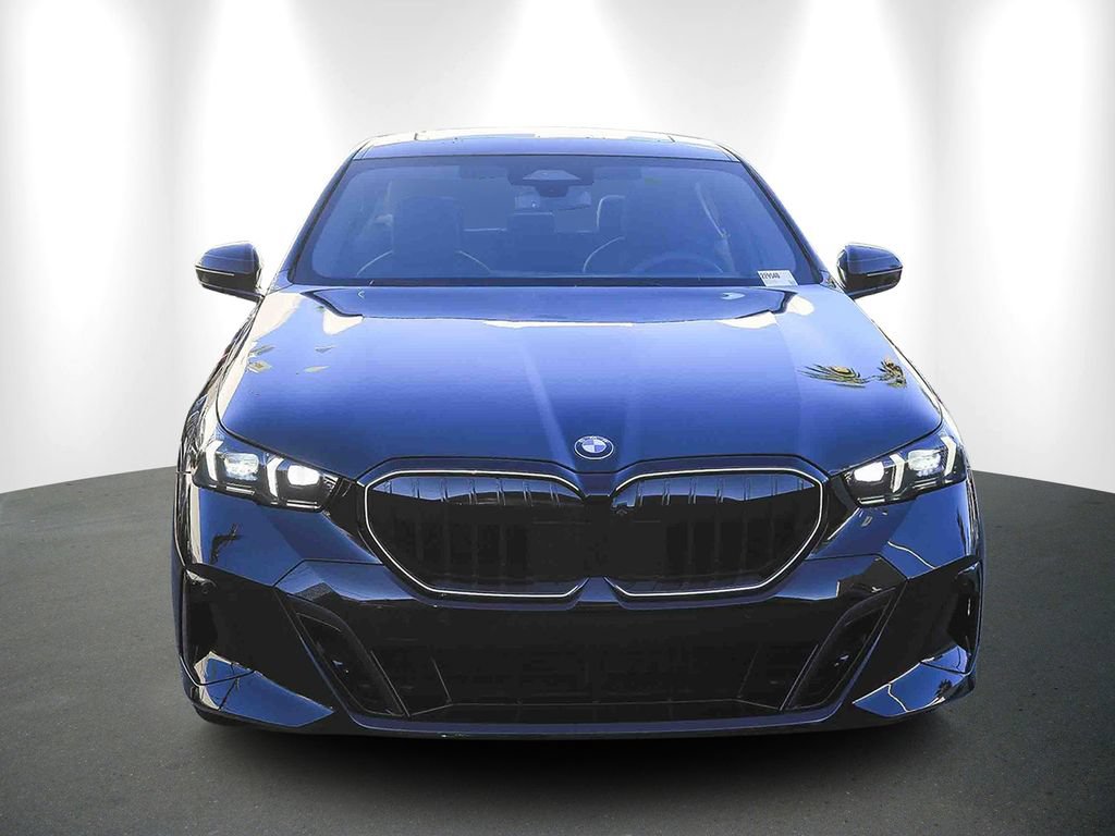 Used 2026 BMW 530i w/ M Sport Package RWD image 2