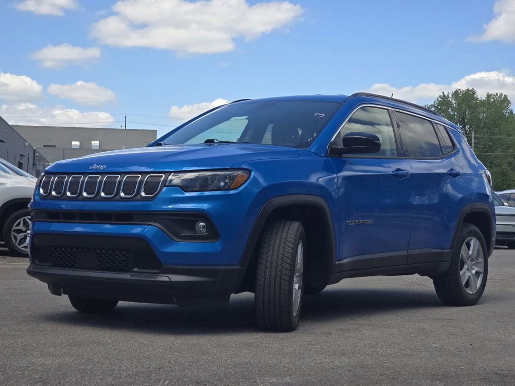 Used 2022 Jeep Compass Latitude w/ Convenience Group AWD/4WD image 10
