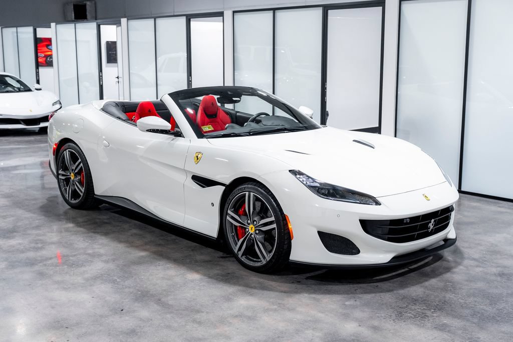 Used 2020 Ferrari Portofino RWD image 4