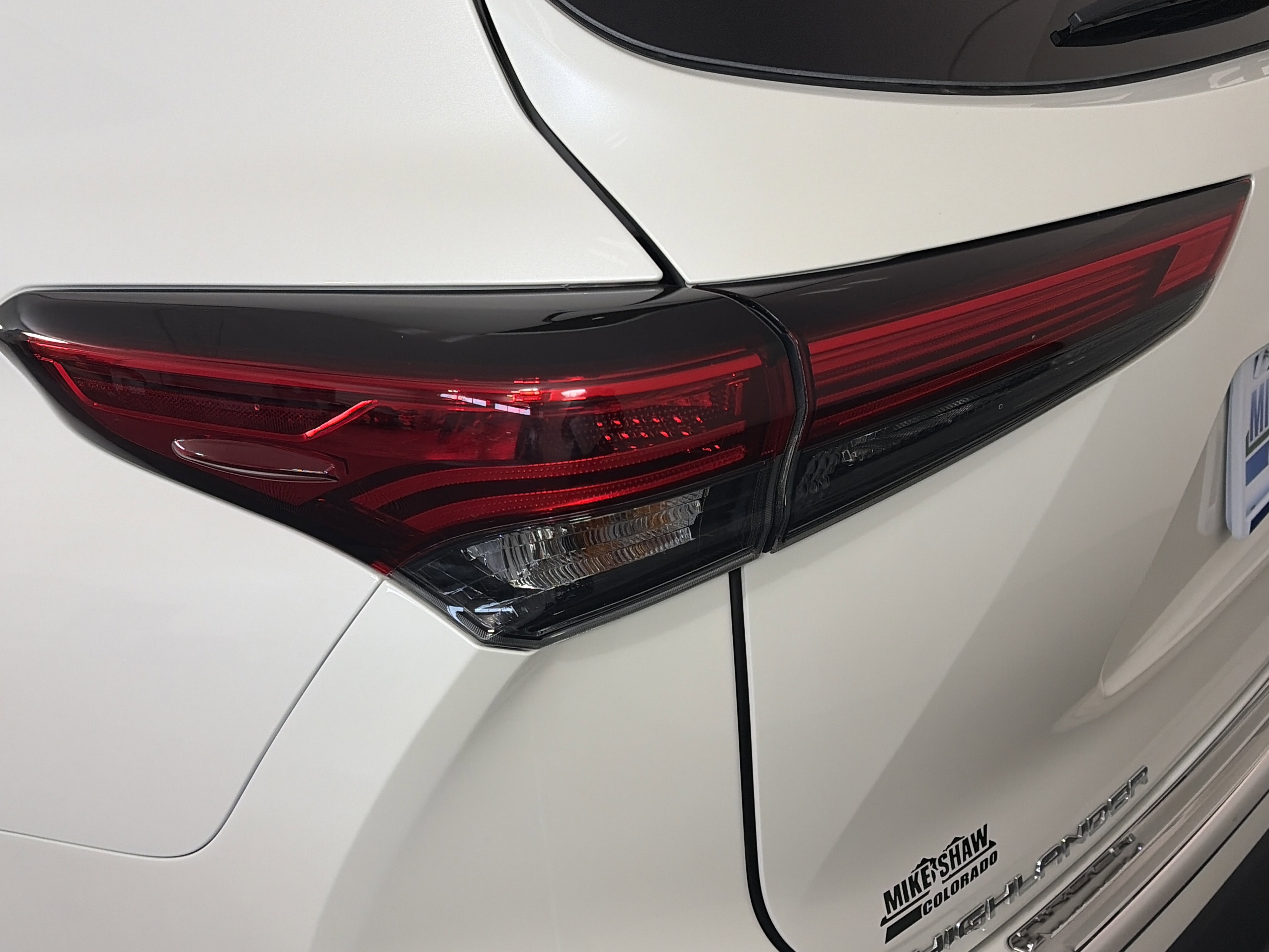 Used 2020 Toyota Highlander XLE image 26