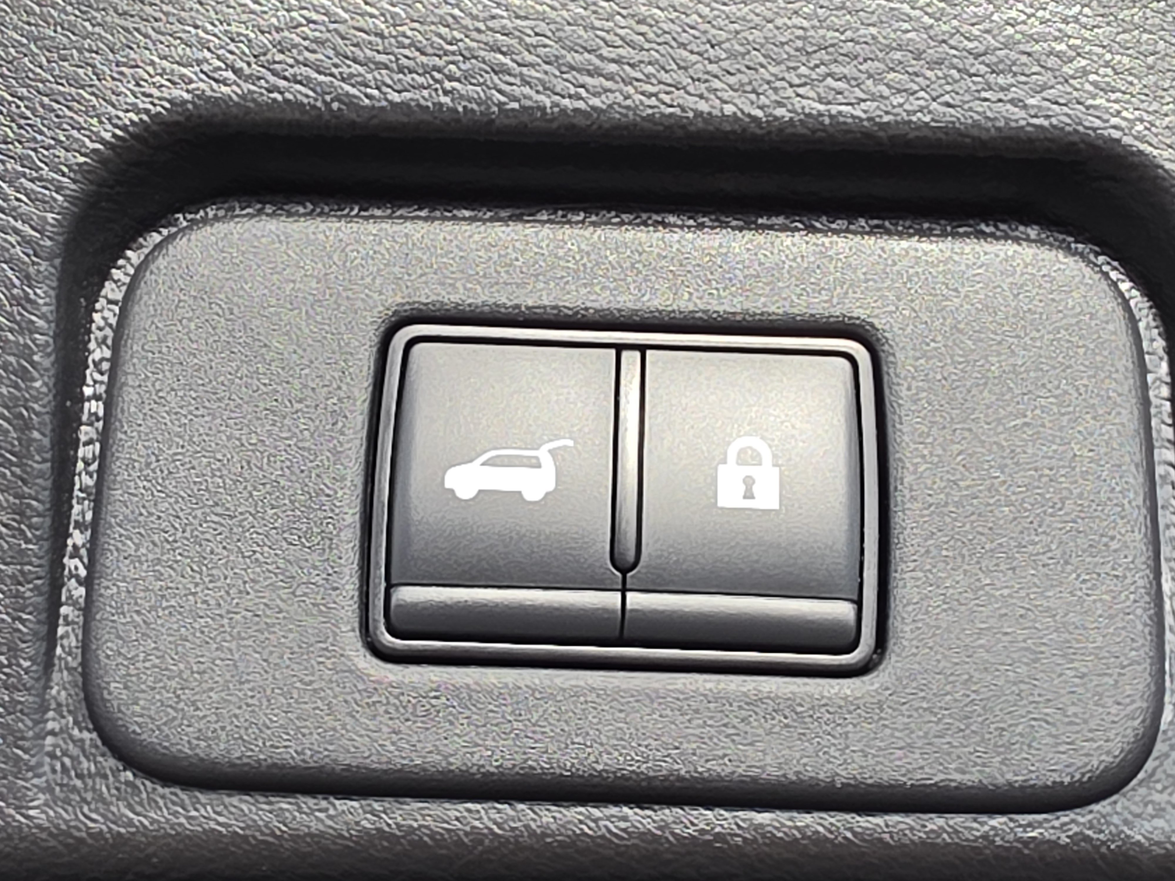Used 2024 Nissan Rogue SL FWD image 11