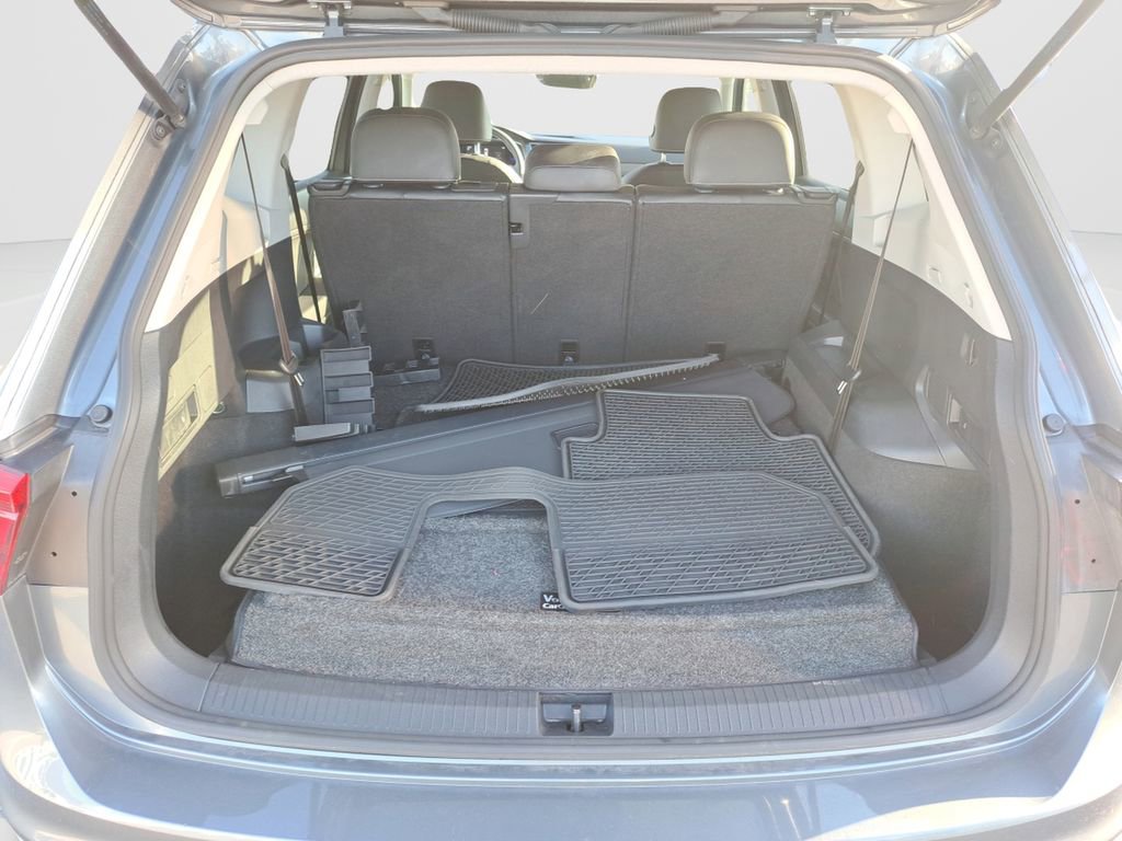 Used 2022 Volkswagen Tiguan SE image 14