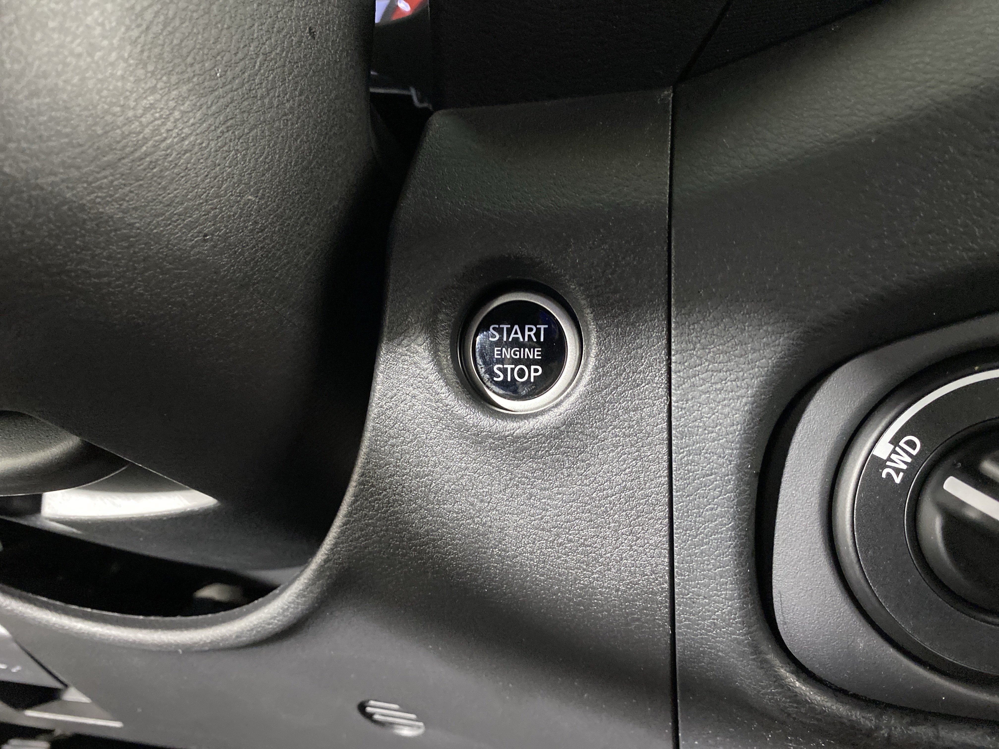 Used 2023 Nissan Frontier PRO-4X w/ Technology Package AWD/4WD image 25