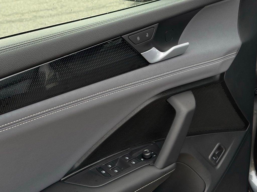 New 2026 Volkswagen Tiguan SE R-Line image 18