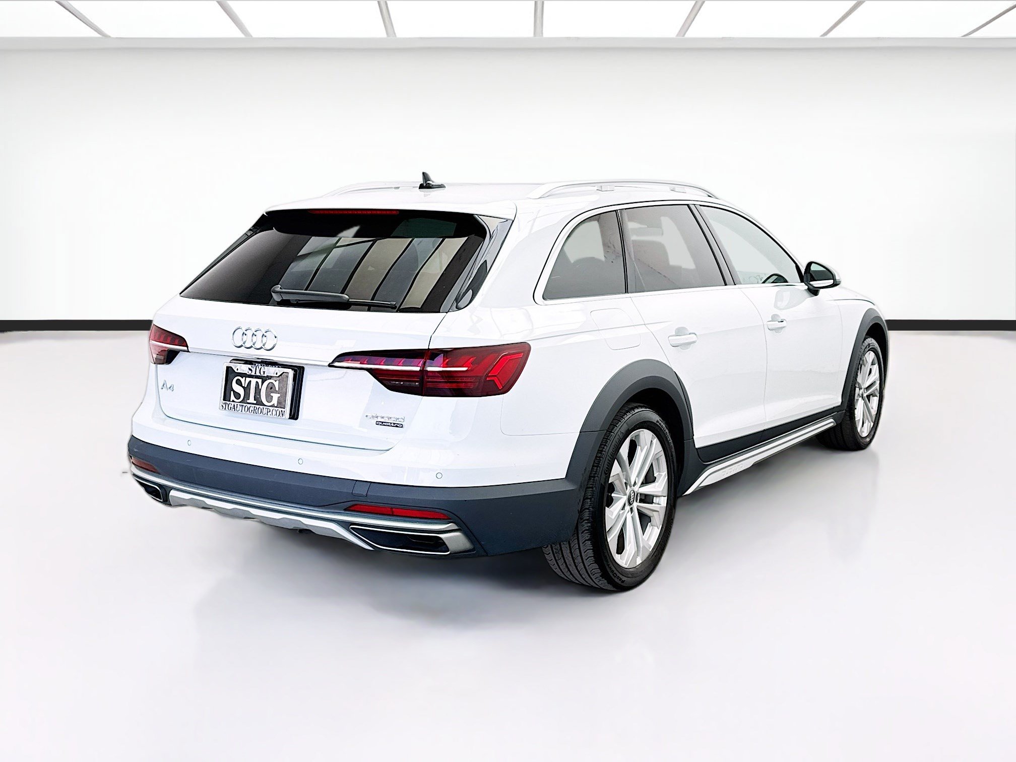 Used 2021 Audi A4 2.0T allroad Premium w/ Convenience Package AWD/4WD image 4