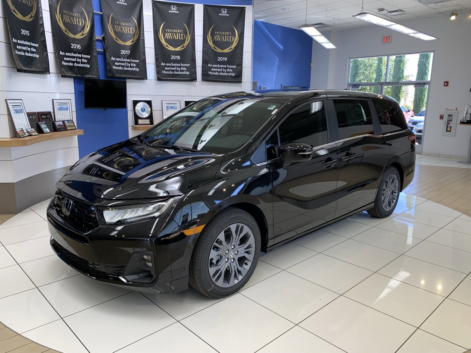 New 2026 Honda Odyssey Touring image 1