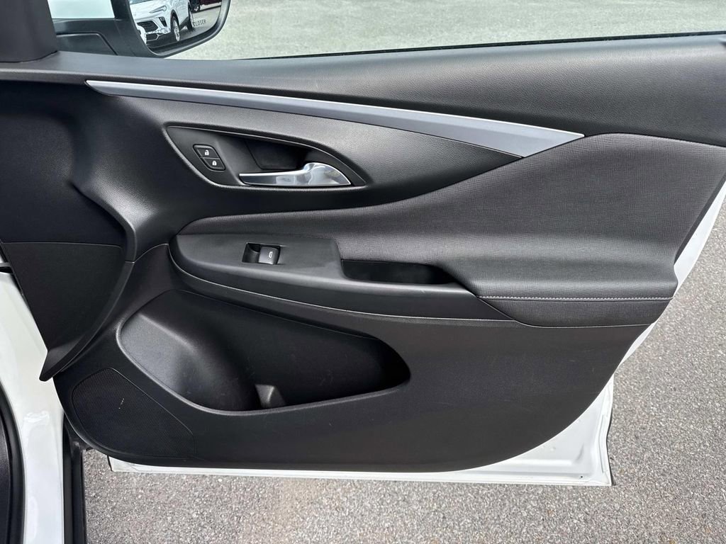 Certified 2025 Buick Envista Sport Touring FWD image 13