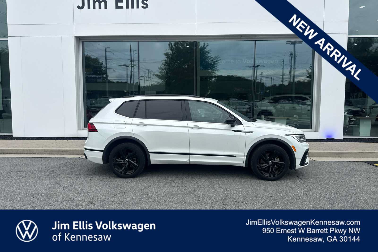 Certified 2023 Volkswagen Tiguan SE R-Line FWD image 1