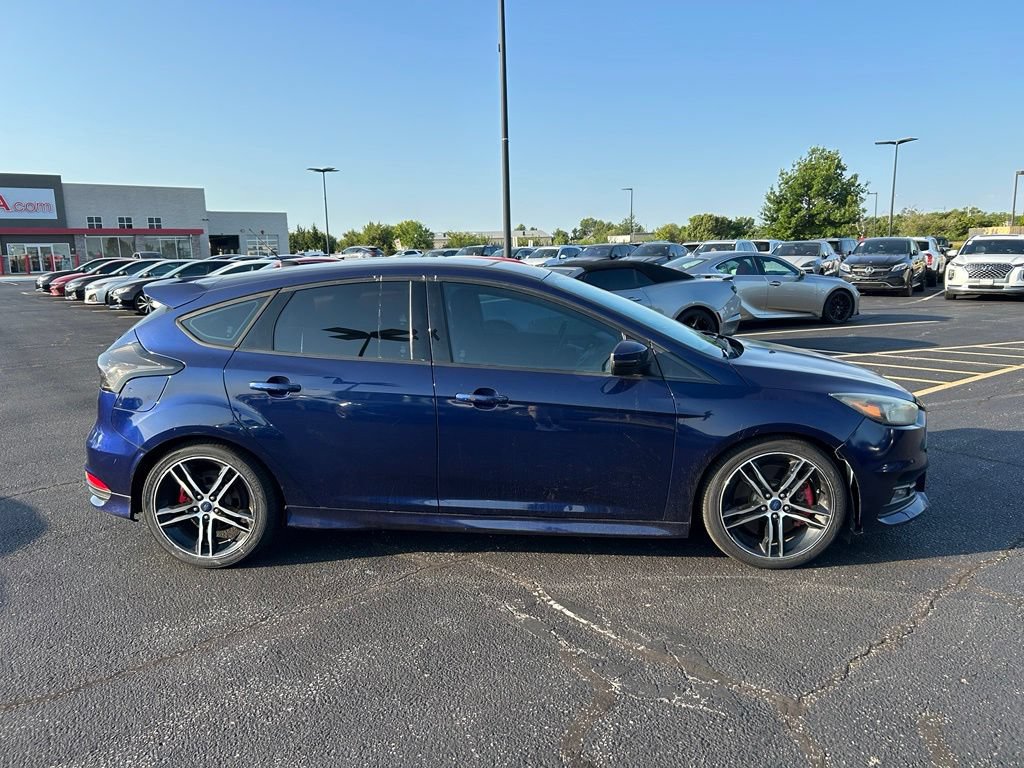 Used 2016 Ford Focus ST FWD image 7