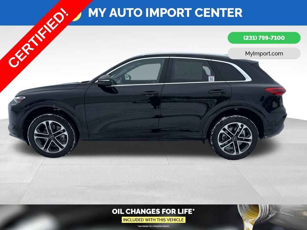 Used 2025 Audi Q5 Premium w/ Convenience Package image 4