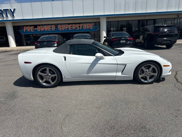 Used 2007 Chevrolet Corvette Convertible w/ Preferred Equipment Group RWD image 2
