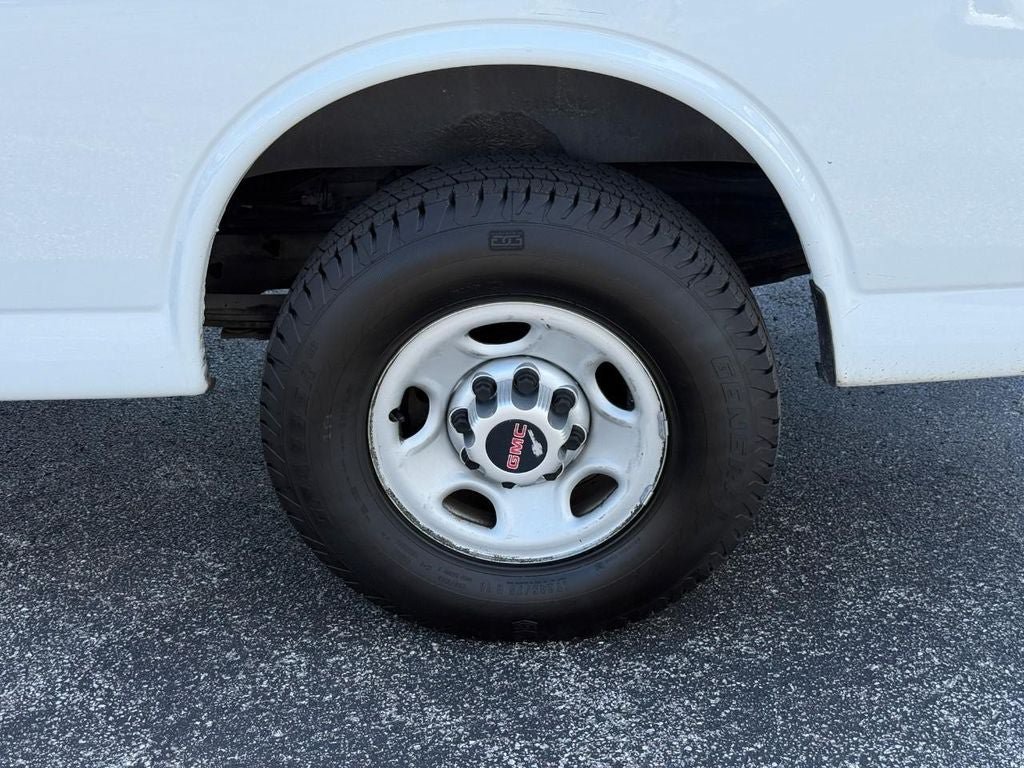 Used 2017 GMC Savana 2500 RWD image 6