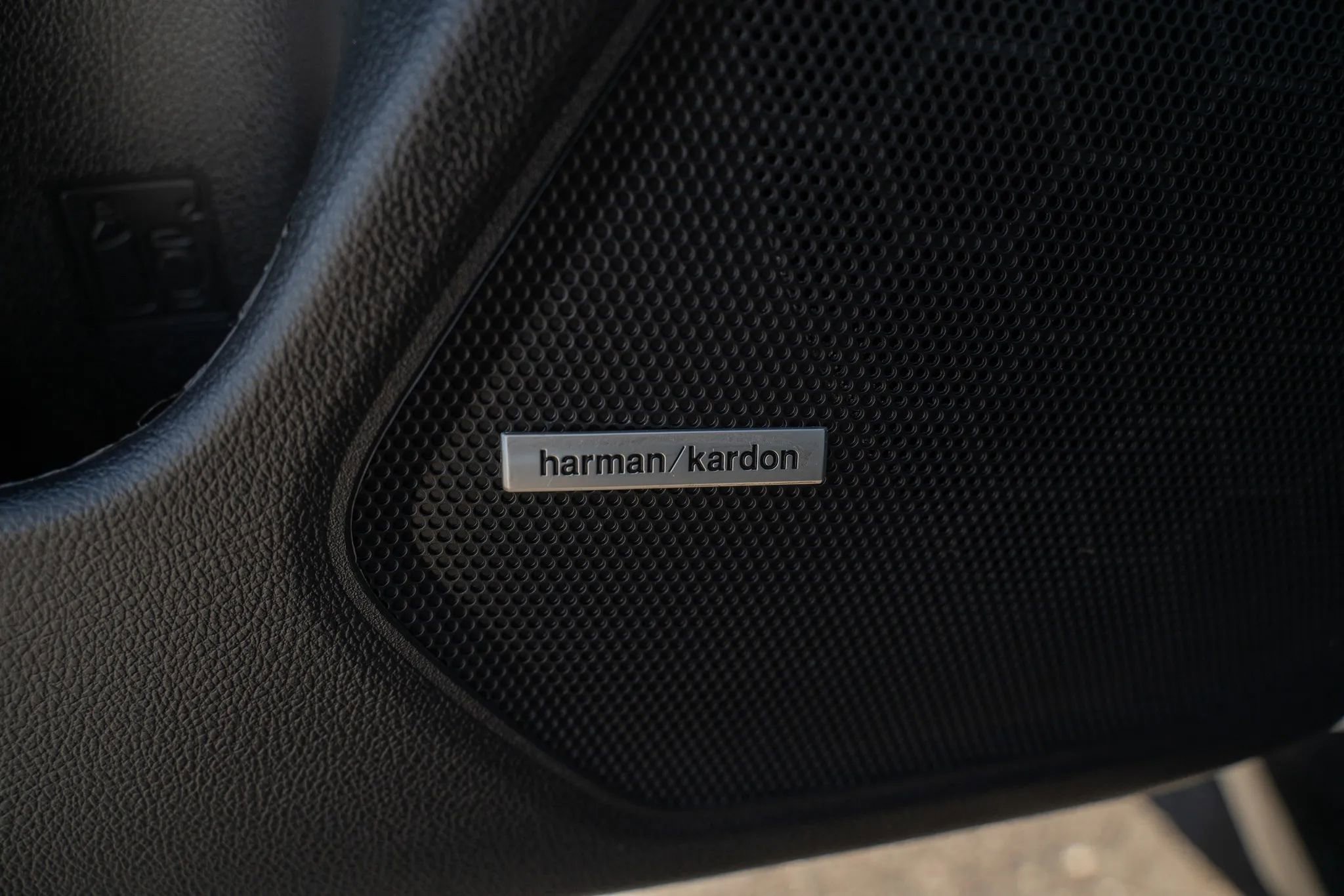 Used 2019 Subaru Outback 2.5i Limited w/ Popular Package #2 image 19