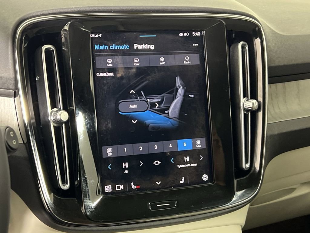 Certified 2024 Volvo XC40 B5 Plus image 19