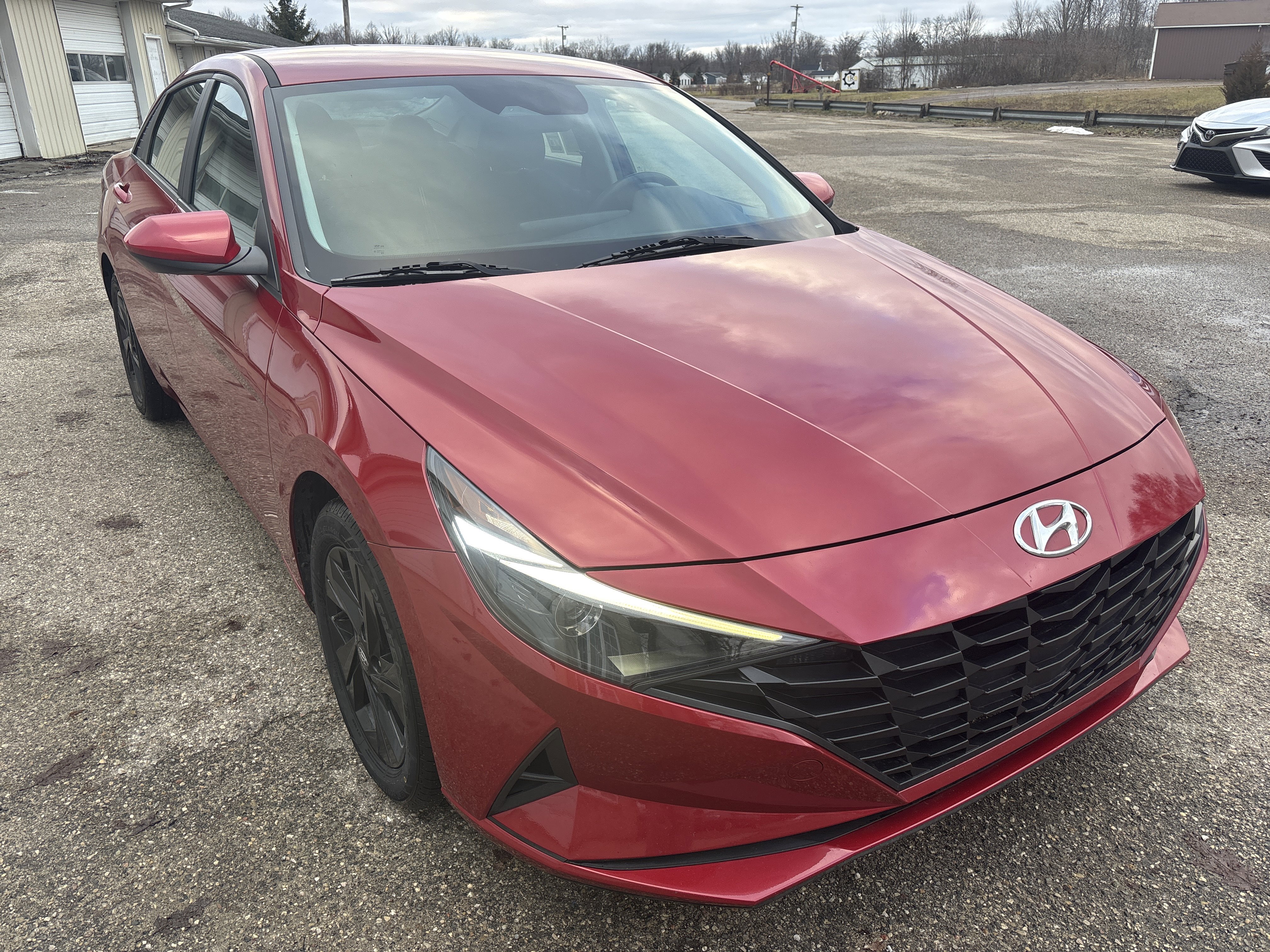 Used 2022 Hyundai Elantra SEL image 1